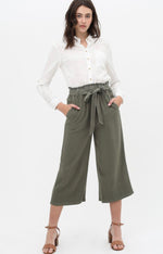 High-waisted belted pants